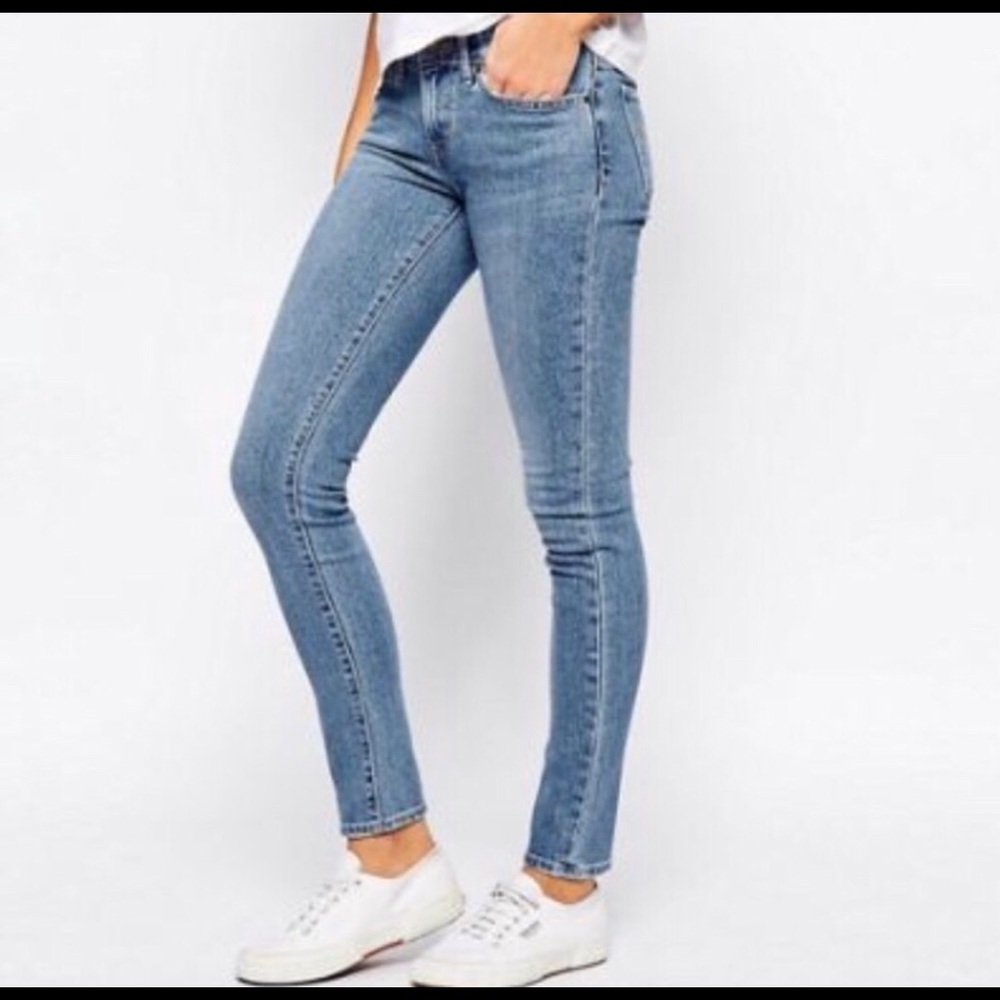 Levi’s 711 Skinny Jeans Mid-Rise